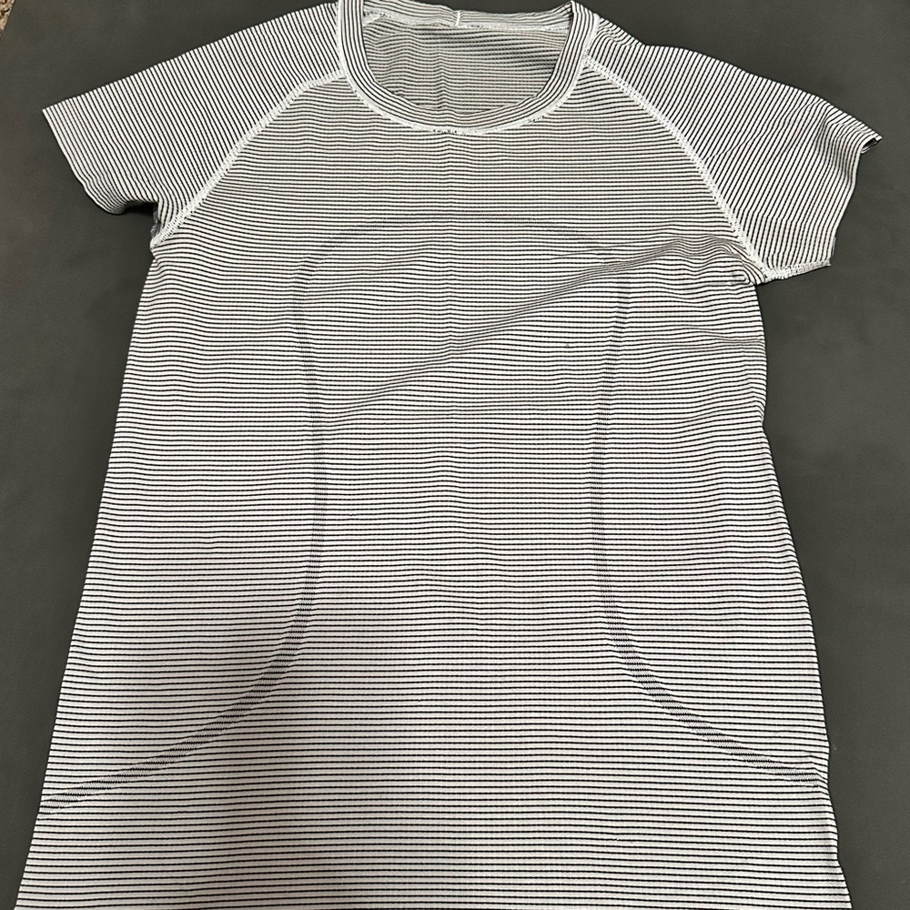 Lululemon Swiftly tech shirt